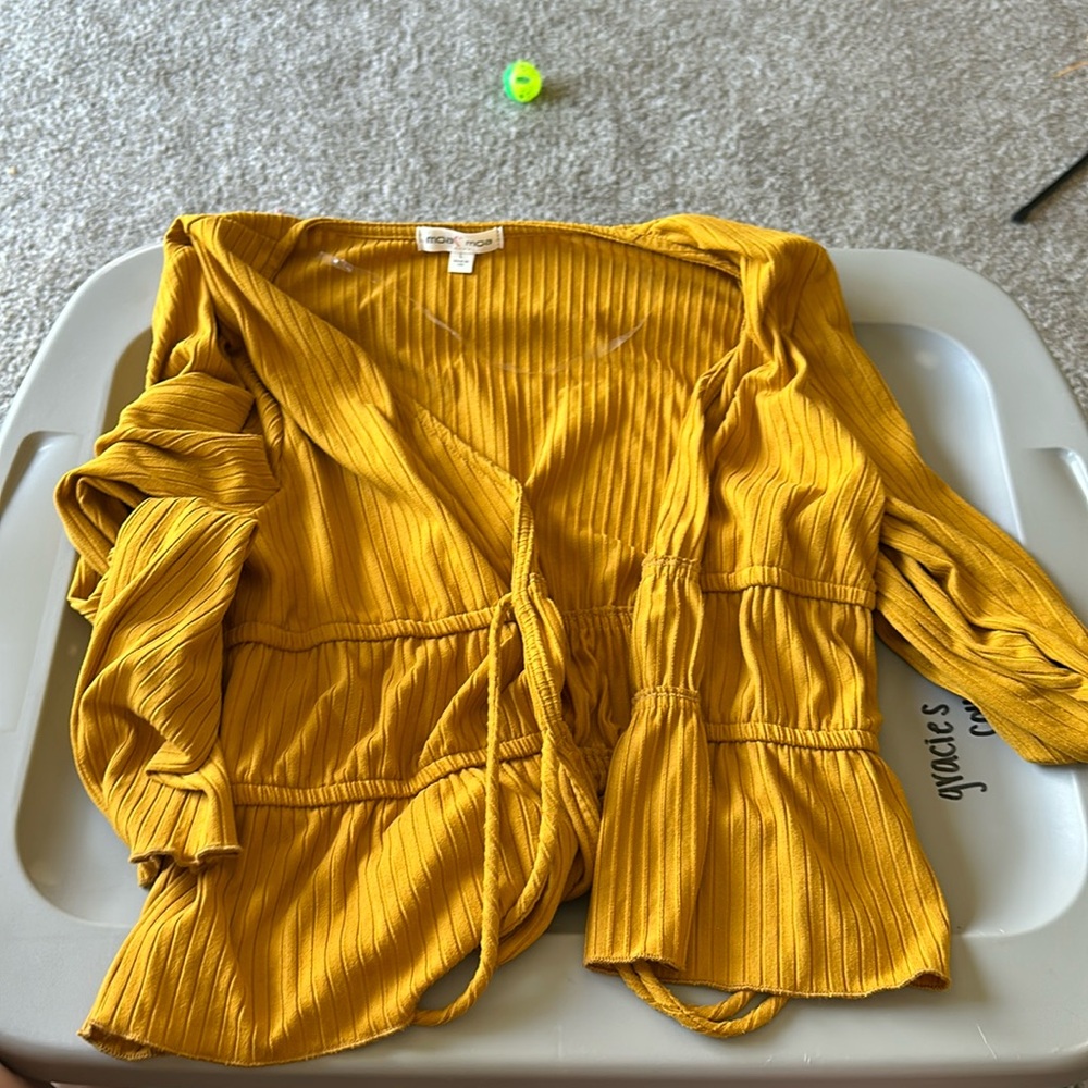 long sleeve crop top